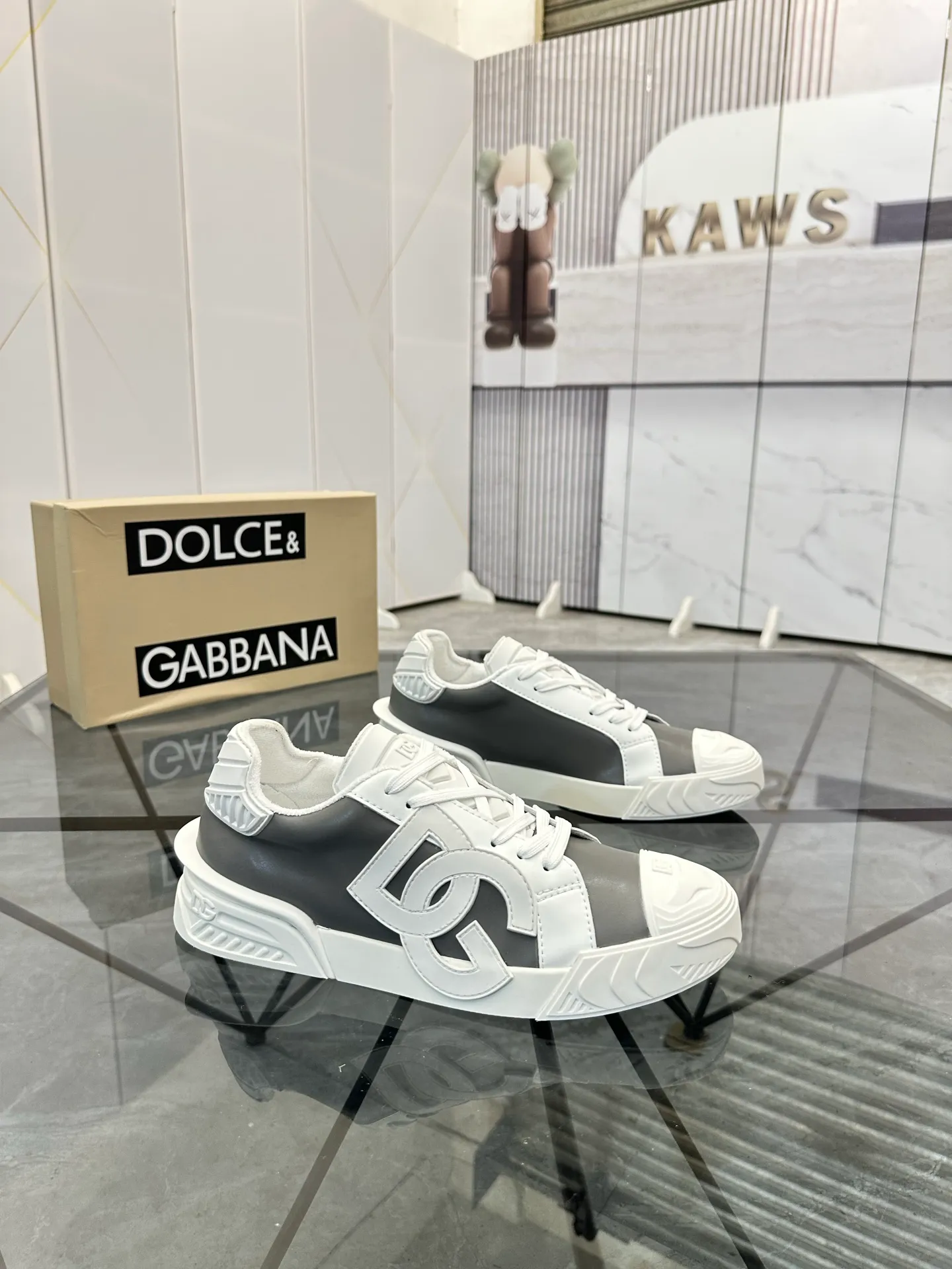 Men's shoes for sale 💰: 💰P500¥ Product trademark: DG* "Dolce & Gabbana*" low-cut casual shoes Regular size: 35-45 (can be customized to 46) Couple style Product material: imported silk leather upper, breathable lining, original outsole. Number: 803